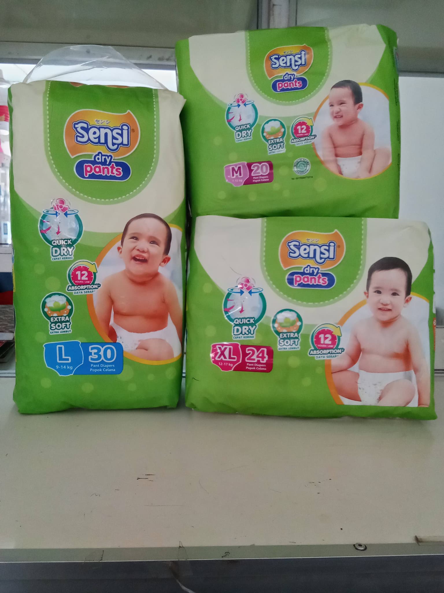 PAMPERS ANAK SENSI CELANA